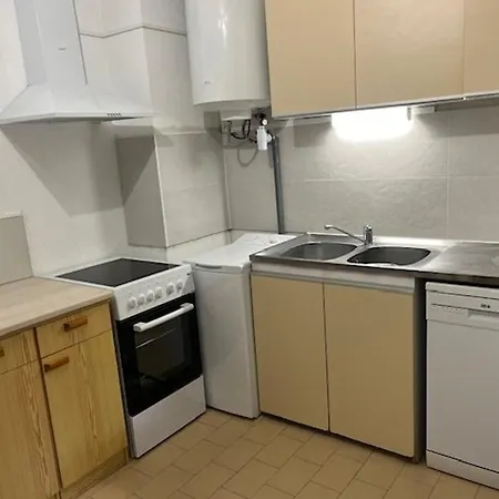 Rez-de-chaussee, Terrasse, Proche Tennis, Parking, Animaux Acceptes, Capacite 5 Personnes - Fr-1-749-42 * Agde