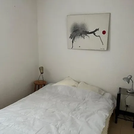 Appartement Rez-de-chaussee, Terrasse, Proche Tennis, Parking, Animaux Acceptes, Capacite 5 Personnes - Fr-1-749-42 *